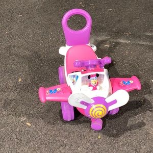 Like new airplane ride on toy